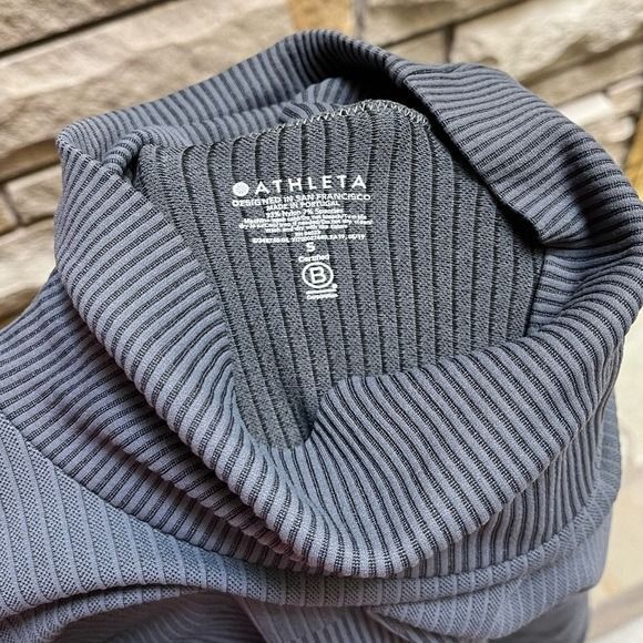 Athleta FLURRY BASE LAYER TURTLENECK Charcoal Grey Small - Picture 5 of 10